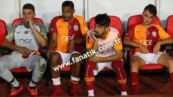 Akhisarspor kupasını aldı