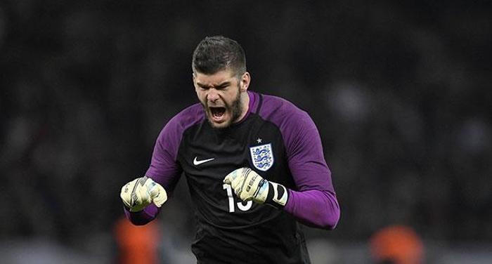 Fenerbahçe ve Beşiktaş peşinde Fraser Forster...