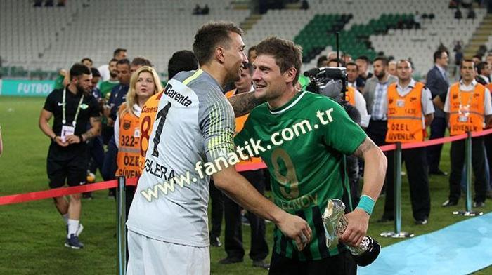 Akhisarspor kupasını aldı