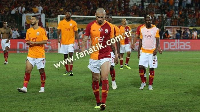 Akhisarspor kupasını aldı