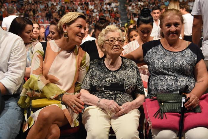 Survivor Nagihanın keyfi yerinde