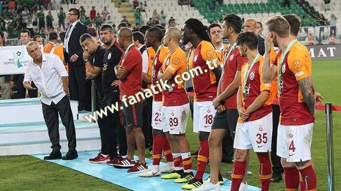 Akhisarspor kupasını aldı