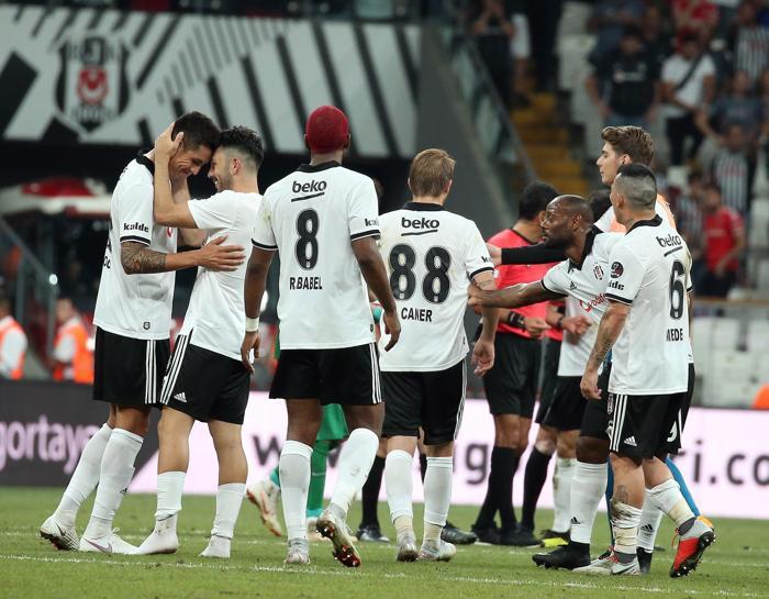 Fanatik yazarlarının Beşiktaş - Akhisar maçı yorumları