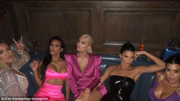Kim Kardashian düğün dönüşü böyle görüntülendi