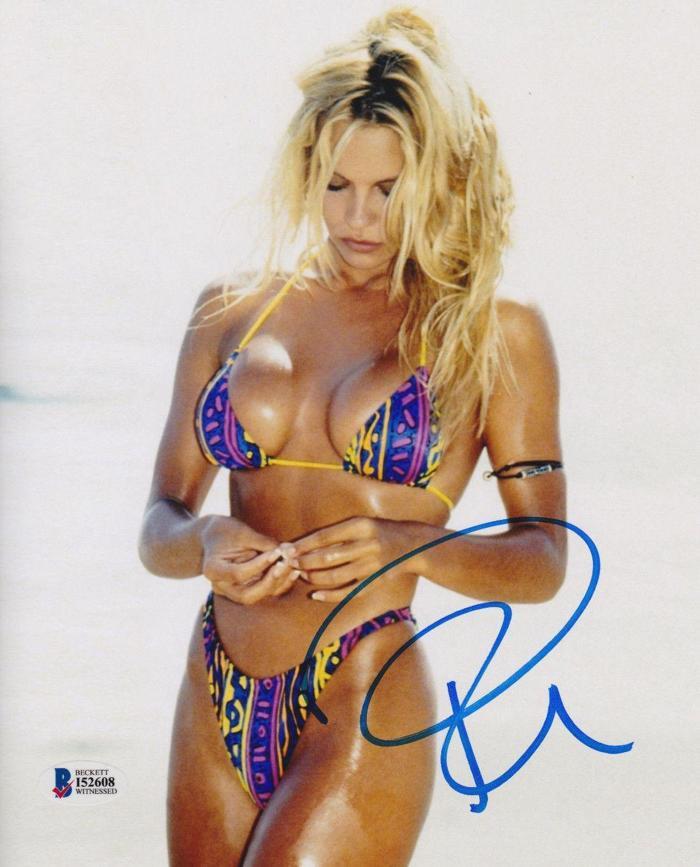 Pamela Anderson sosyal medyayı salladı