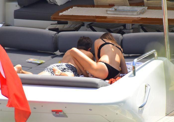 Emre Belözoğlu ailesi ile Bodrumda tatil yapıyor