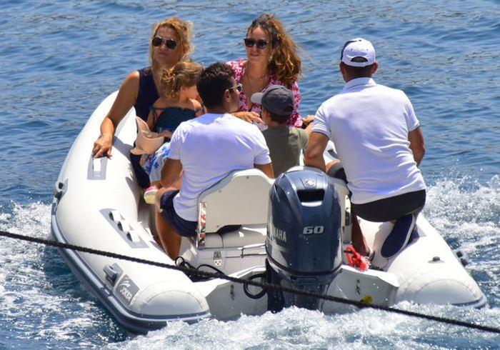 Emre Belözoğlu ailesi ile Bodrumda tatil yapıyor