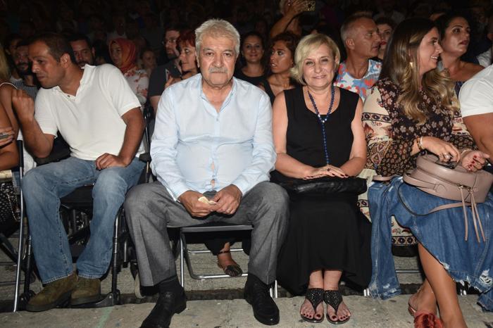 Anne ve babası izledi