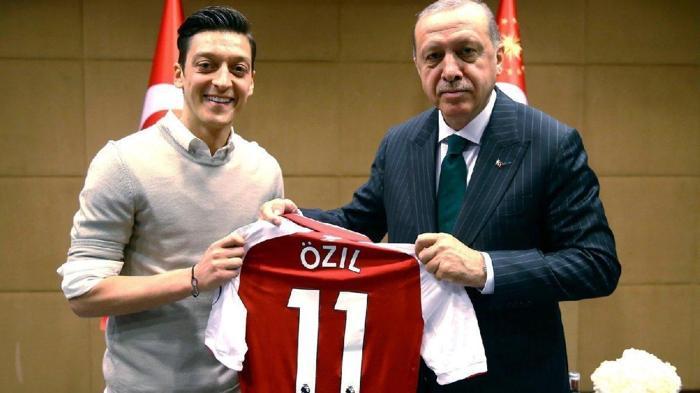 Şok detay Mesut Özil tehdit mi ediliyor