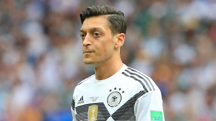 Şok detay Mesut Özil tehdit mi ediliyor