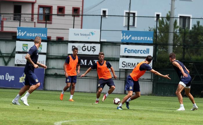 Fenerbahçede Andre Ayew ilk kez takımla birlikte çalıştı
