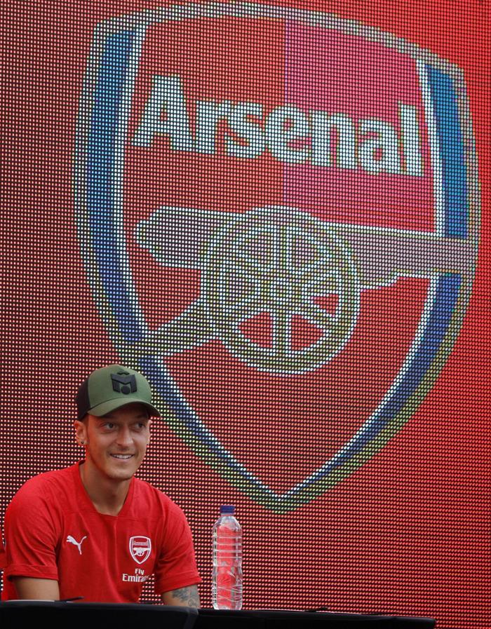 Şok detay Mesut Özil tehdit mi ediliyor