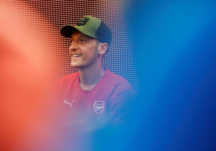 Şok detay Mesut Özil tehdit mi ediliyor