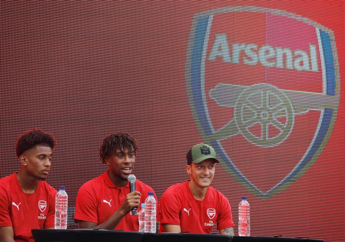 Şok detay Mesut Özil tehdit mi ediliyor
