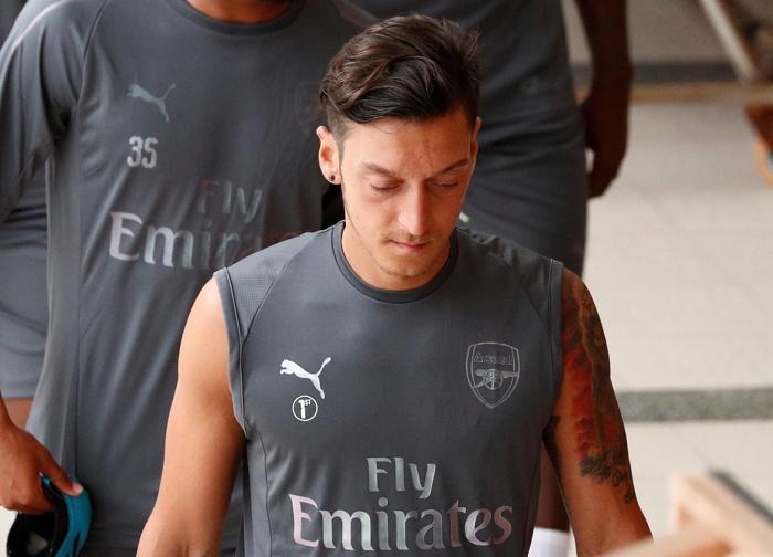 Şok detay Mesut Özil tehdit mi ediliyor