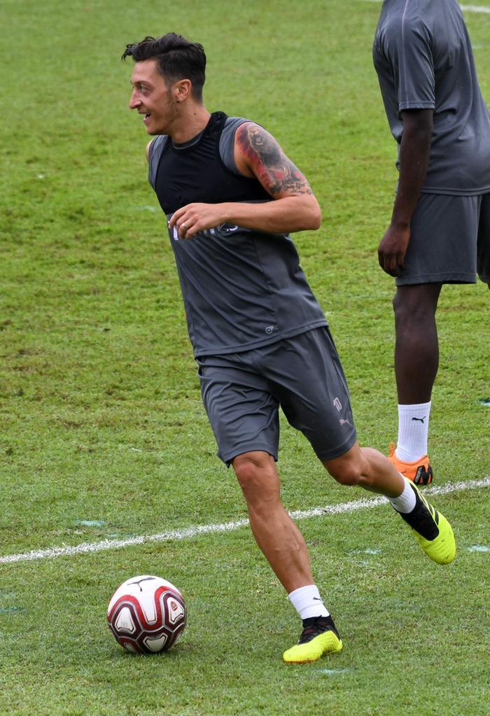 Şok detay Mesut Özil tehdit mi ediliyor
