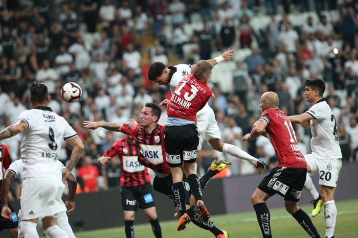 Fanatik yazarlarının Beşiktaş - LASK Linz maçı yorumları