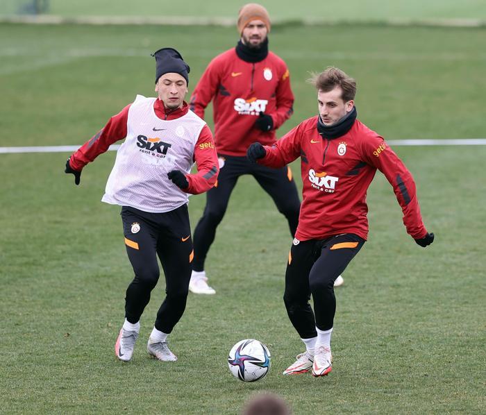 Galatasarayın Konyaspor muhtemel 11i Domenec Torrent kararını verdi...