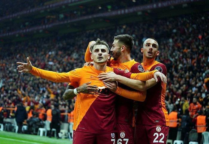 Son dakika Galatasaray haberi Kerem Aktürkoğluna teklif var mı Menajerinden açıklama geldi