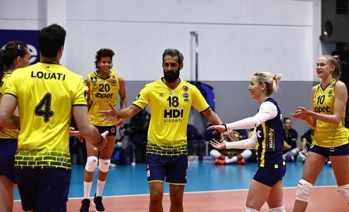 Fenerbahçeden bir ilk 8 Marta özel erkek ve kadın sporcular karma maç yaptı