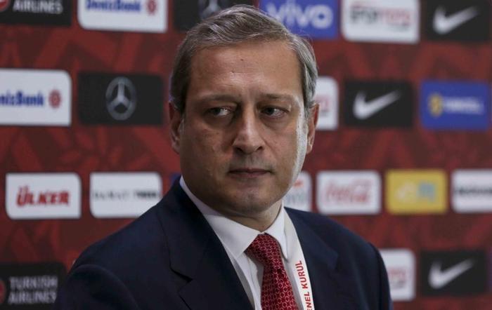 Galatasarayda bir devrin sonu Feghoulinin yeni adresi belli oluyor