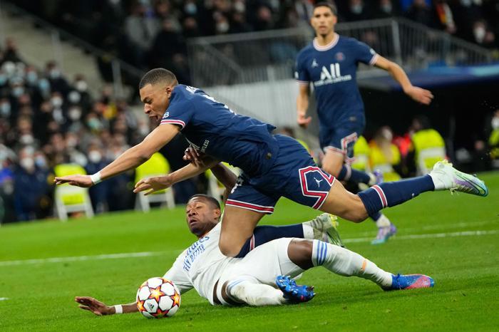 Şampiyonlar Liginin dev maçında Benzama ile Vinicius şov yaptı, Messi, Mbappe, Neymar yıkıldı
