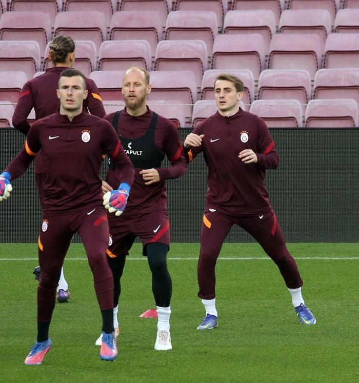 Galatasarayda Torrent kararını verdi Barcelona maçı muhtemel 11i...