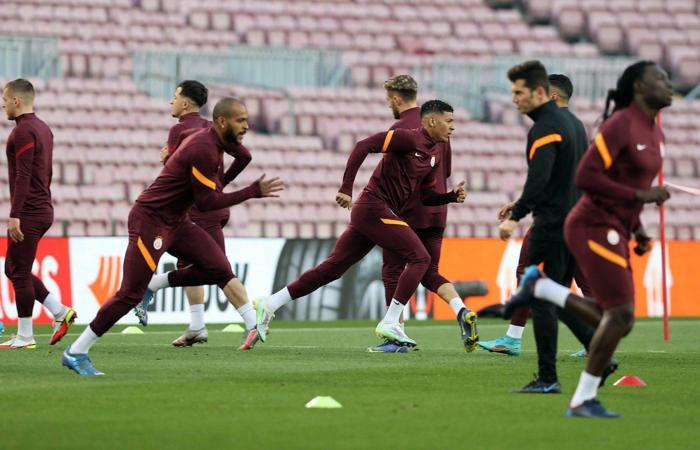 Galatasarayda Torrent kararını verdi Barcelona maçı muhtemel 11i...