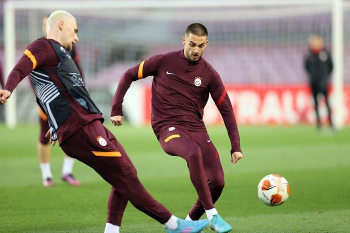 Galatasarayda Torrent kararını verdi Barcelona maçı muhtemel 11i...