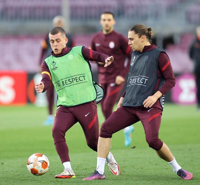Galatasarayda Torrent kararını verdi Barcelona maçı muhtemel 11i...