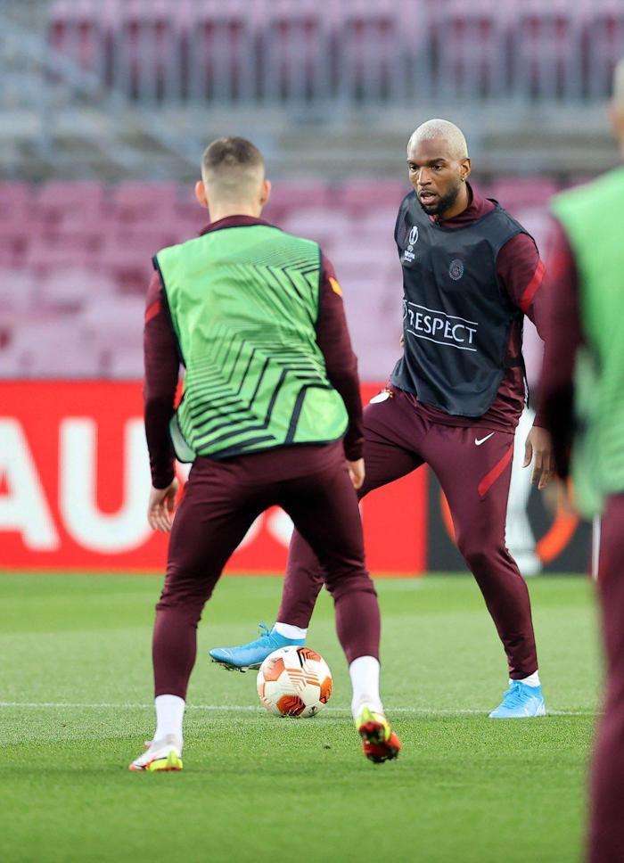 Galatasarayda Torrent kararını verdi Barcelona maçı muhtemel 11i...