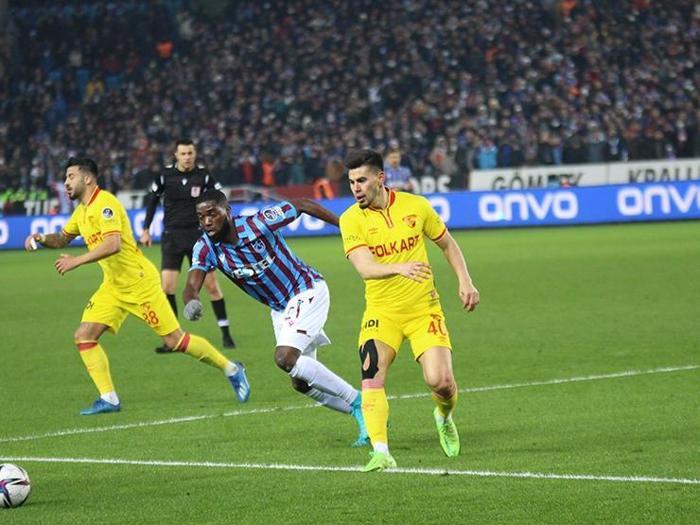 Kasketli adam gün sayıyor Trabzonspor - Göztepe maçını Fanatik yazarları değerlendirdi