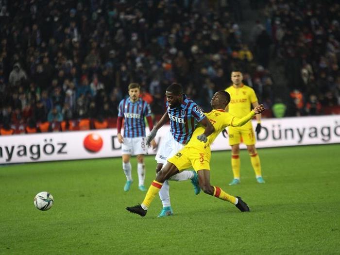 Kasketli adam gün sayıyor Trabzonspor - Göztepe maçını Fanatik yazarları değerlendirdi