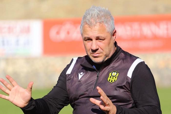 Süper Lig 2021-2022 sezonunda yaşanan teknik direktör ayrılıkları