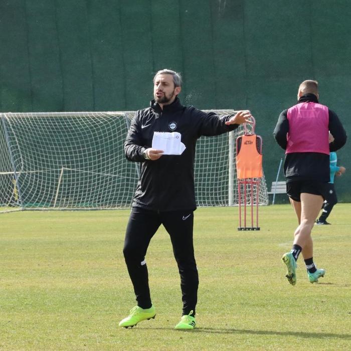 Süper Lig 2021-2022 sezonunda yaşanan teknik direktör ayrılıkları