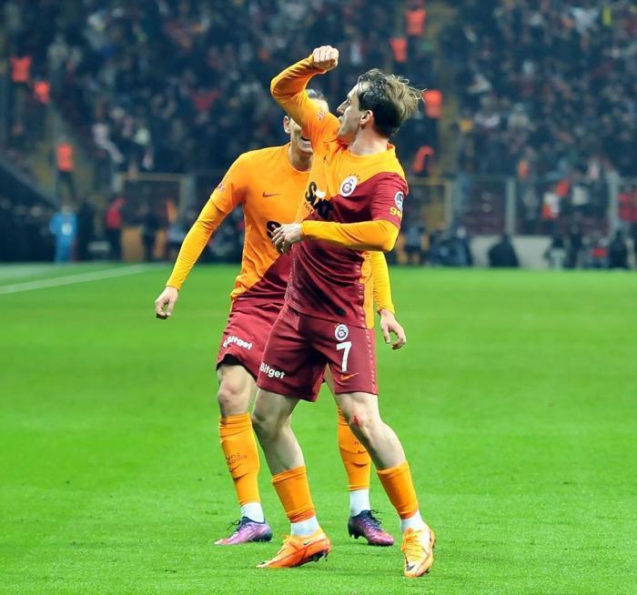 Fanatik yazarları Galatasaray - Beşiktaş derbisini kaleme aldı