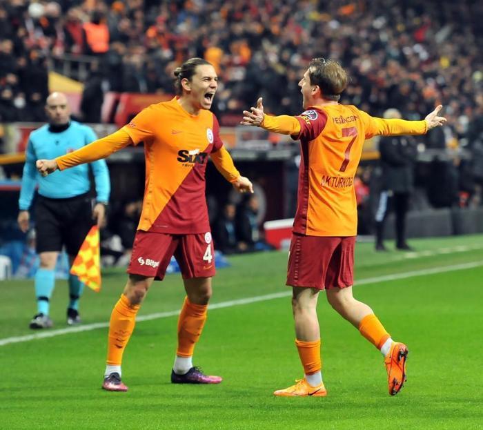 Fanatik yazarları Galatasaray - Beşiktaş derbisini kaleme aldı