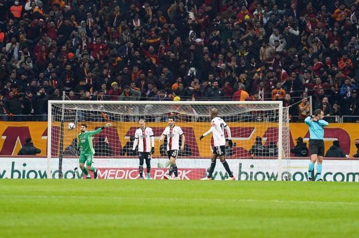 Fanatik yazarları Galatasaray - Beşiktaş derbisini kaleme aldı