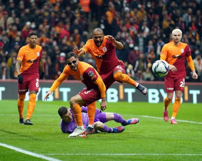 Fanatik yazarları Galatasaray - Beşiktaş derbisini kaleme aldı
