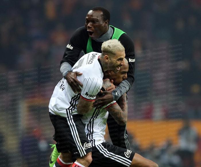 Beşiktaş, Galatasarayı deplasmanda 5 yıldır yenemiyor... Son galibiyette gol Taliscadan gelmişti
