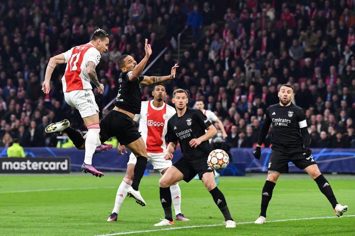 Ajax, Beşiktaşın grubundan namağlup lider çıktı, Son 16da elendi Benfica çeyrek finalde...