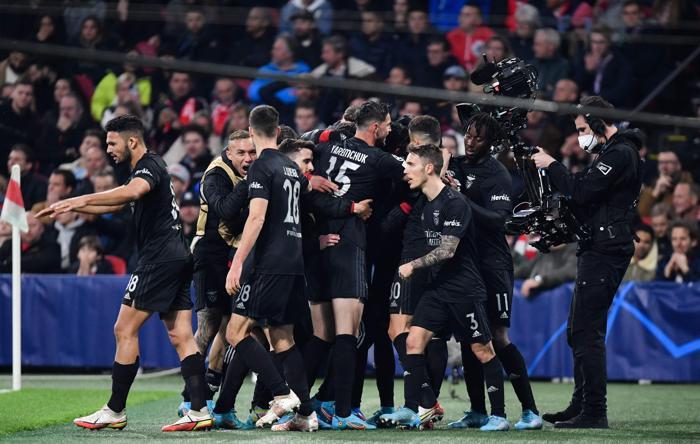 Ajax, Beşiktaşın grubundan namağlup lider çıktı, Son 16da elendi Benfica çeyrek finalde...