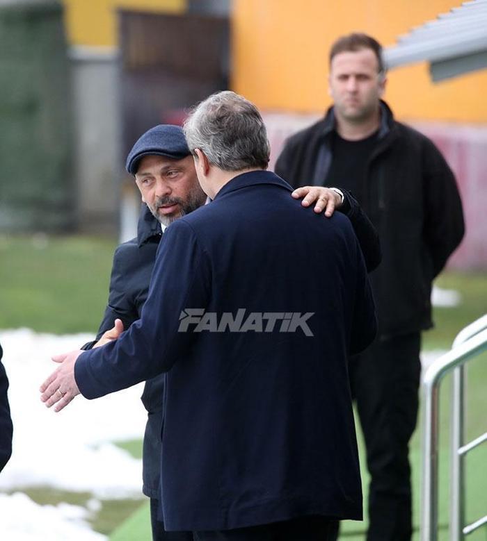 Galatasaray, Barcelona maçı hazırlıklarını tamamladı İdmanda dikkat çeken görüşme