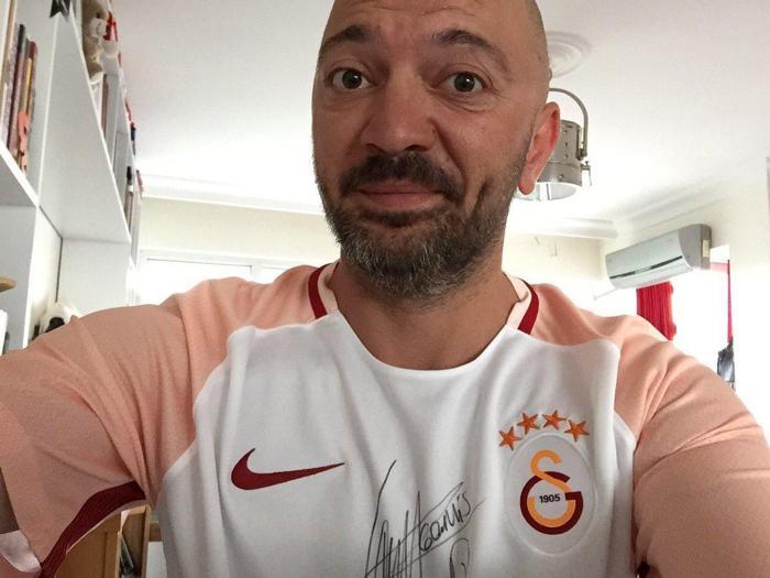 İşte ünlülerin Galatasaray - Barcelona maçı tahminleri