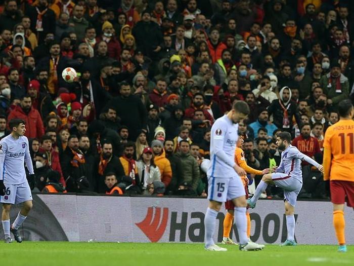 Galatasaray Barcelonaya kaybetti Fanatik yazarları bu maçı değerlendirdi