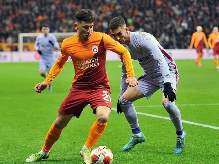 Galatasaray Barcelonaya kaybetti Fanatik yazarları bu maçı değerlendirdi
