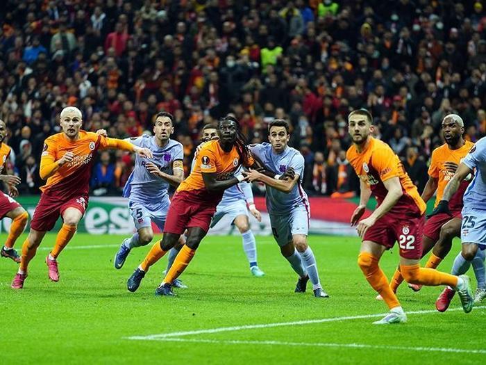 Galatasaray Barcelonaya kaybetti Fanatik yazarları bu maçı değerlendirdi