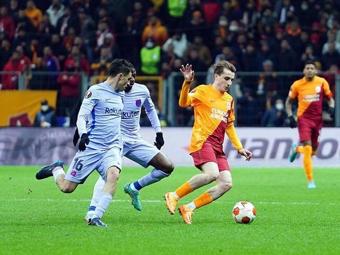 Galatasaray Barcelonaya kaybetti Fanatik yazarları bu maçı değerlendirdi