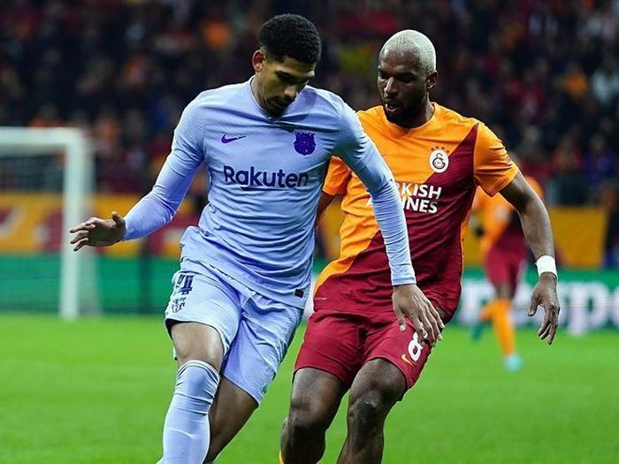 Galatasaray Barcelonaya kaybetti Fanatik yazarları bu maçı değerlendirdi