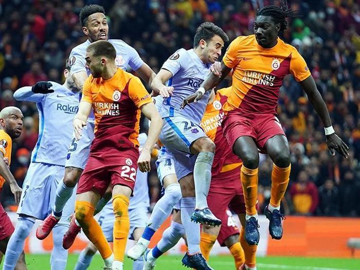 Galatasaray Barcelonaya kaybetti Fanatik yazarları bu maçı değerlendirdi